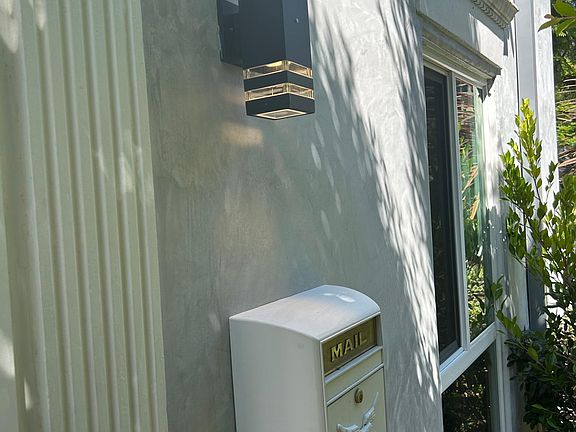 5th image of 163 N La Peer Dr APT A