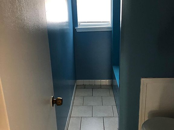 5th image of 900 Brill St APT 1