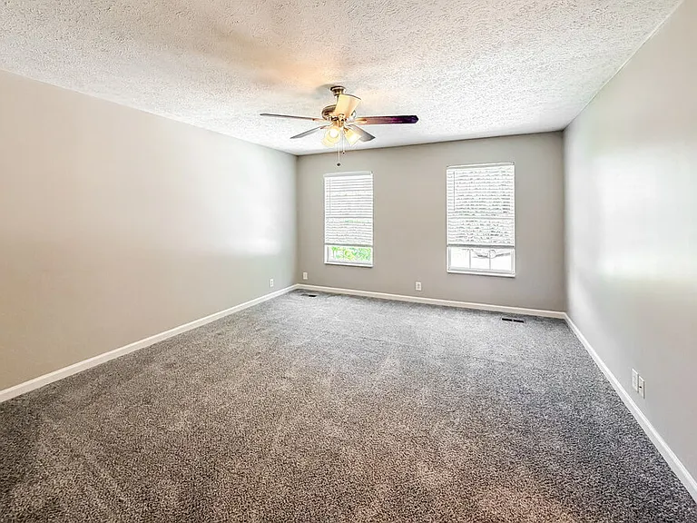 3134 Creekview Ln — Photo 11