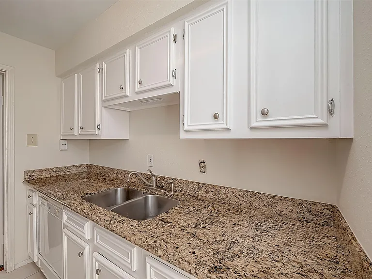6402 Del Monte Dr #35 — Photo 8