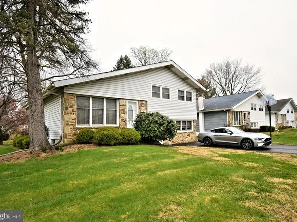 441 W Woodland Ave, Penndel, PA 19047
