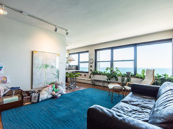 2nd image of 3410 N Lake Shore Dr APT 17E