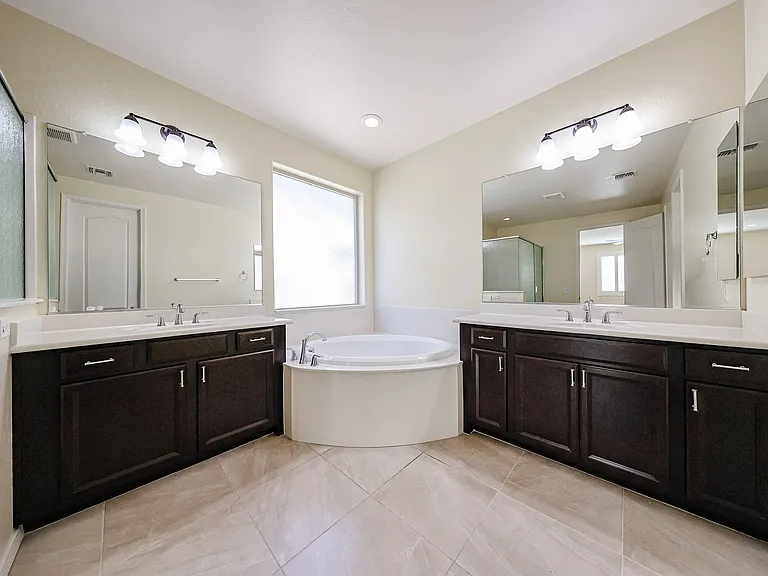 2545 E Ebony Dr — Photo 50
