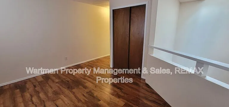 4560 Excalibur Ct — Photo 14