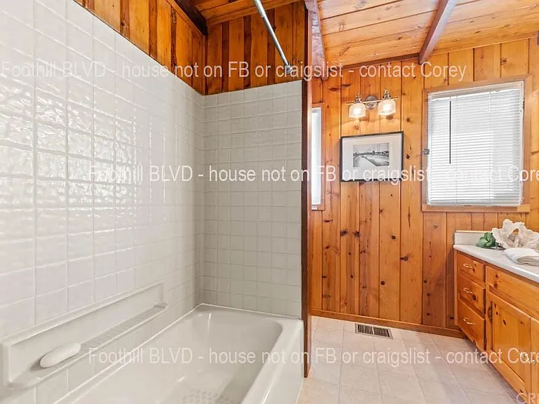 832 E Foothill Blvd — Photo 9