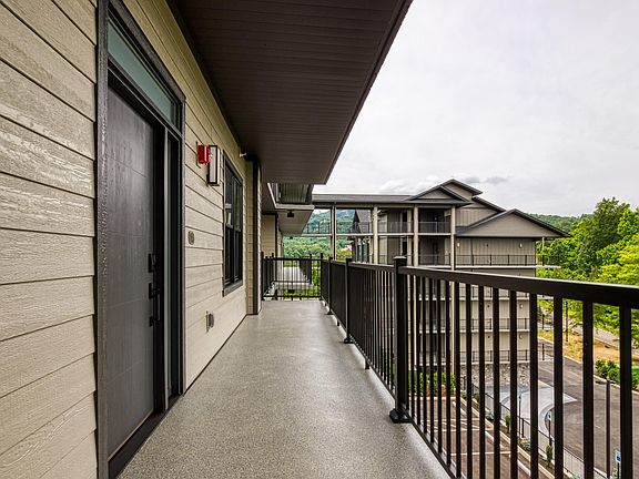 3rd image of 855 Campbell Lead Rd #402