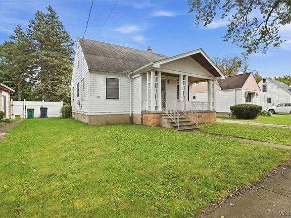 2nd image of 65 Forman St
