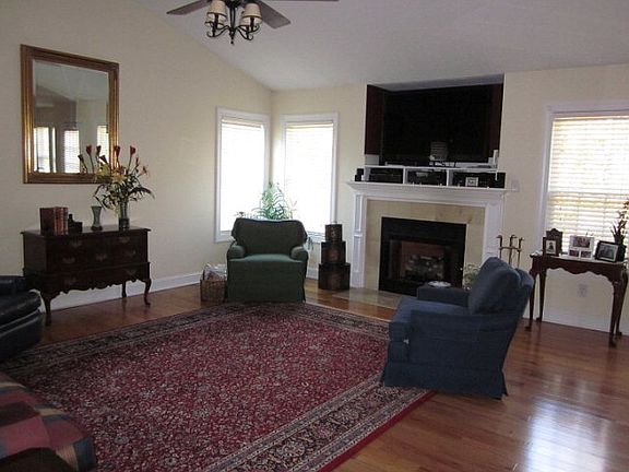 3rd image of 167 Pine Creek Dr