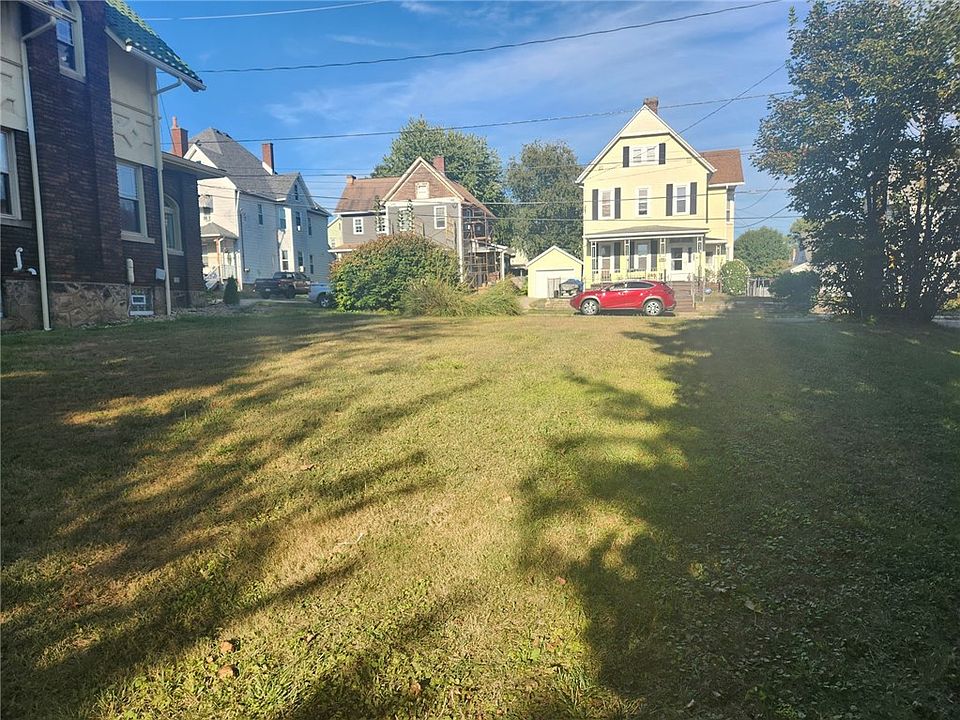 2nd image of 320 1st St