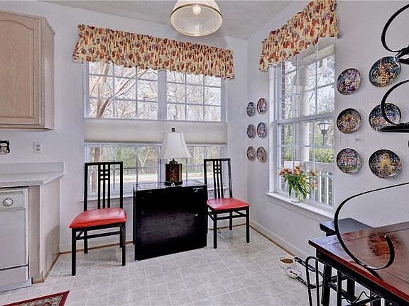 5th image of 400 Zelkova Rd