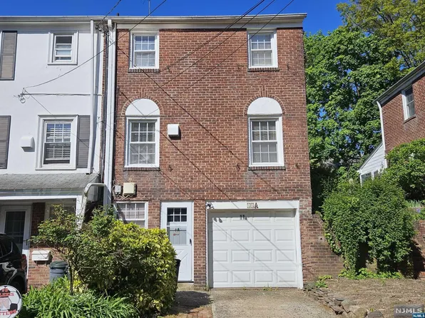 11 Randolph Ter #A, Fair Lawn, NJ 07410