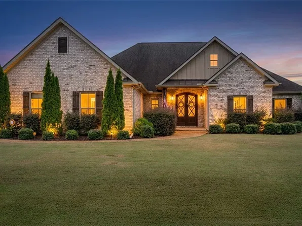 11183 Persinger Cir, Northport, AL 35475