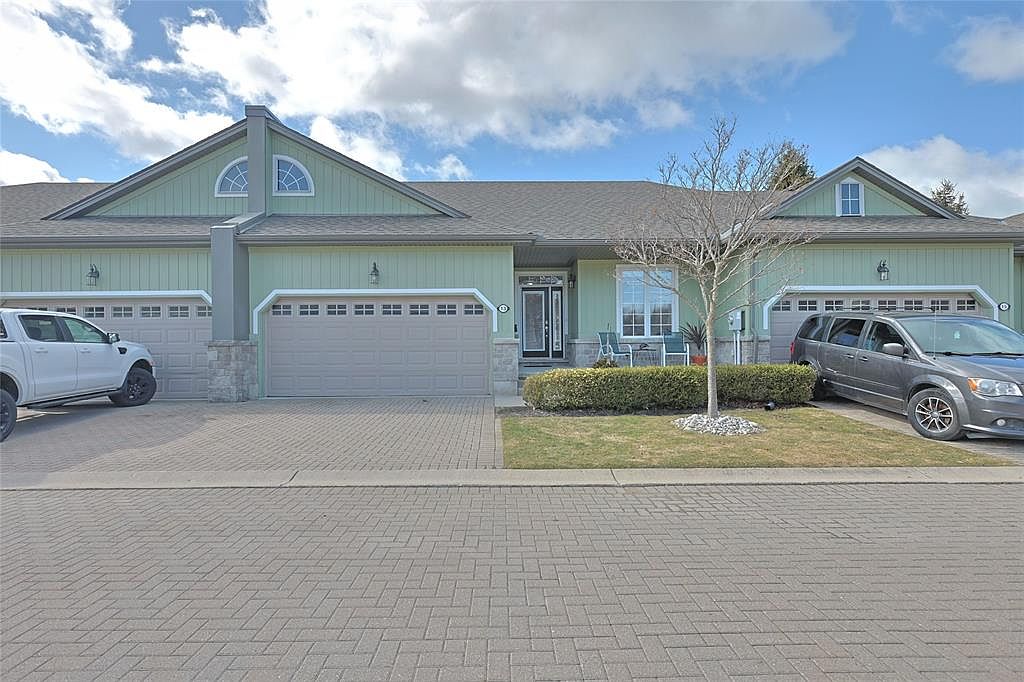 13 Oakwood Links Ln