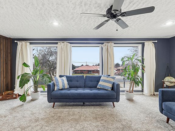 5th image of 994 Mountain Rd