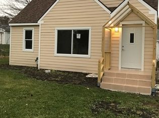 616 Warrior Dr, Round Lake Heights, IL 60073
