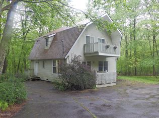 250 Lake Forest Dr, Dingmans Ferry, PA 18328