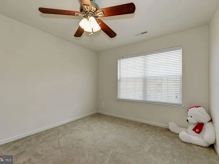 22677 Flowing Spring Sq — Photo 23