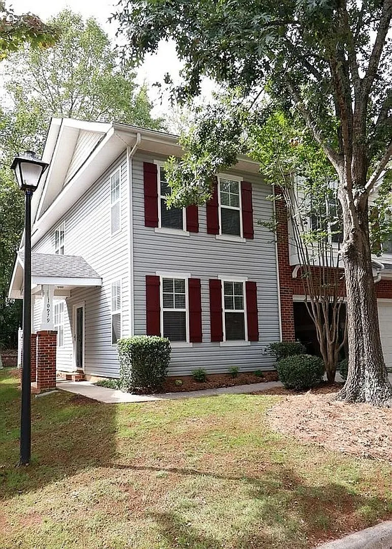 End Unit Townhome in Ballantyne! — Photo 2