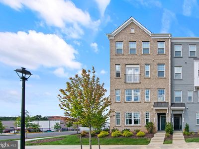 7600 Buzz Aldrin Ln, Lanham, MD, 20706