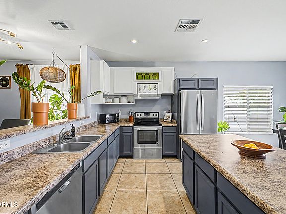 5th image of 2544 E MARGUERITE Avenue