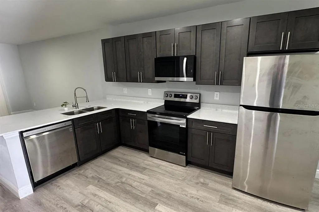 2 bed, 1.0 bath, 750 sqft, $1,350 — Photo 4
