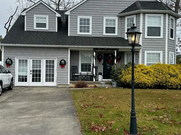 31 Garfield Ave, Galloway, NJ 08205