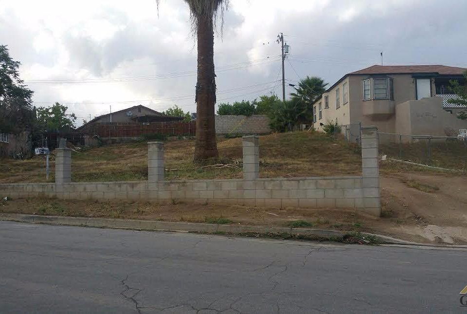 2nd image of 1518 Bernard Pl
