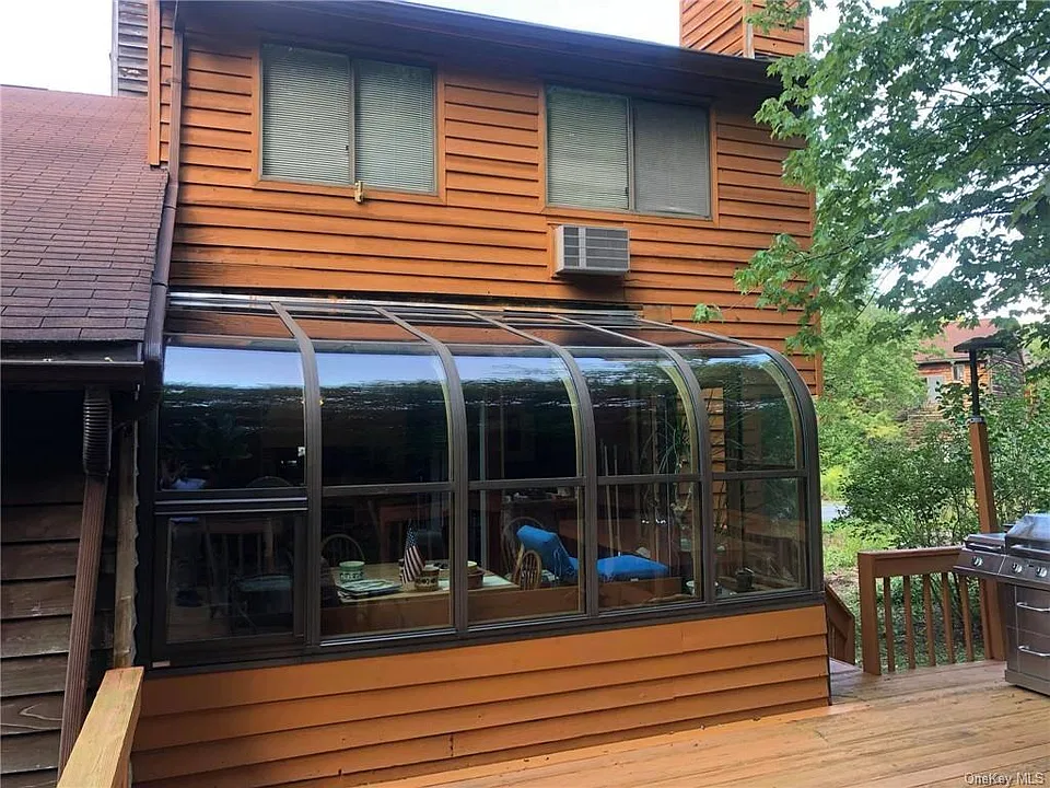 9 Edelweiss Dr