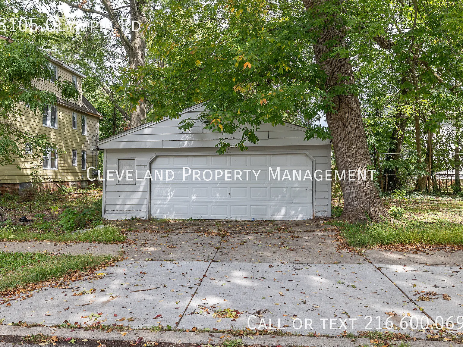 Updated 4 bedroom Colonial — Photo 2