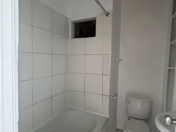5th image of 2820 W 8th St APT 33