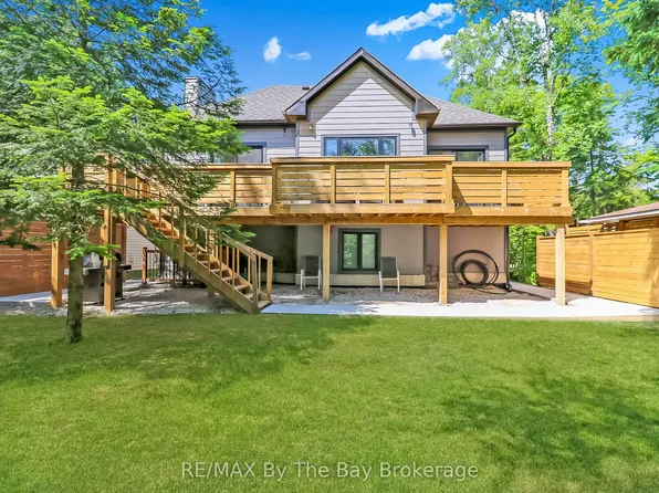 35 48th St N, Wasaga Beach, ON L9Z 1Y3
