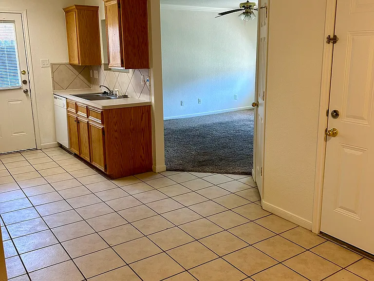 313 Cedar Ridge Dr #B — Photo 7