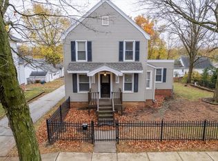 605 E Jackson St, Bloomington, IL 61701