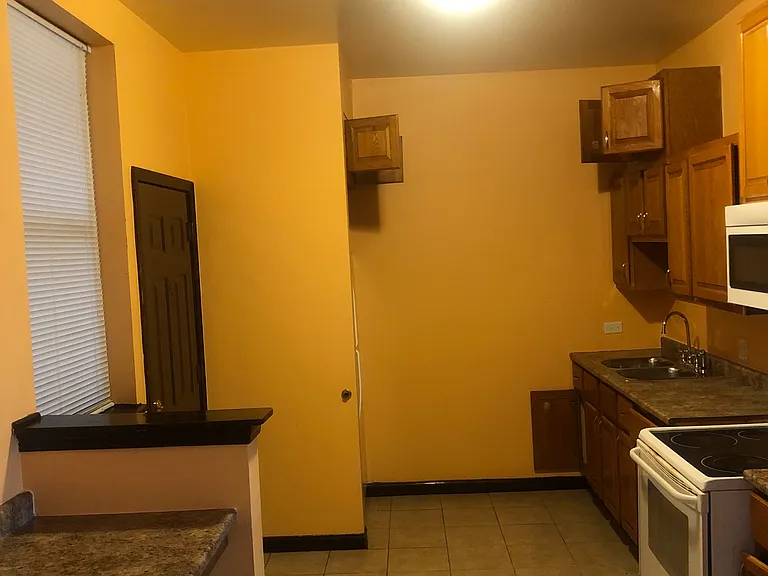 5608 S King Dr #1 — Photo 10