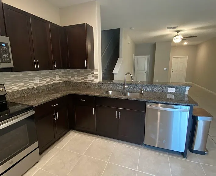 9723 Mulberry Marsh Ln — Photo 7