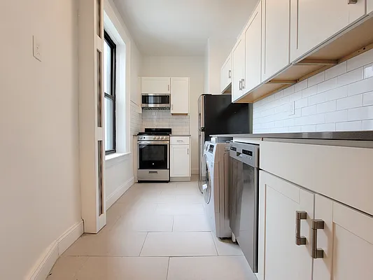 Rented by Made In NY Realty | media 9