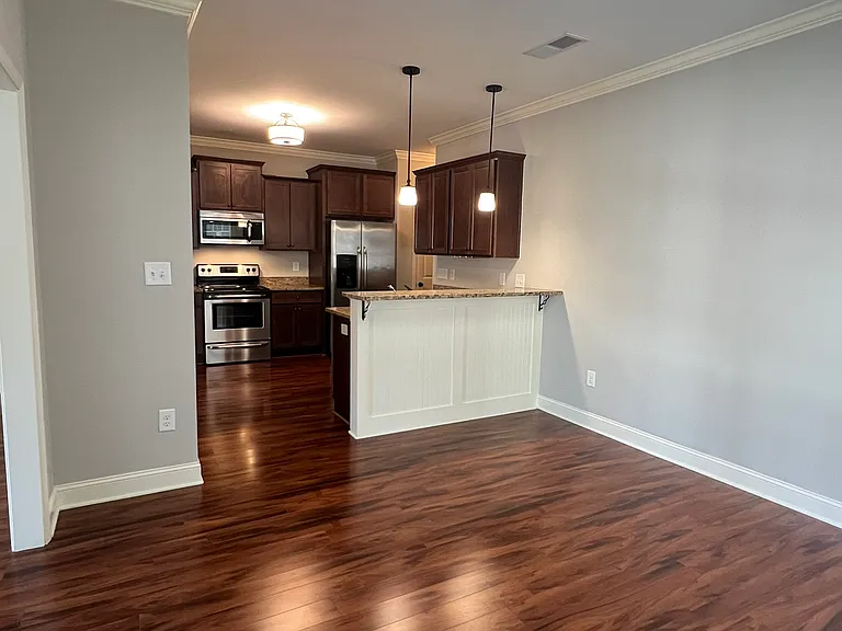1071 Middleton Ln — Photo 21