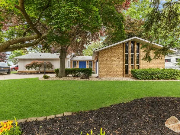 303 E Huron River Dr, Van Buren Twp, MI 48111