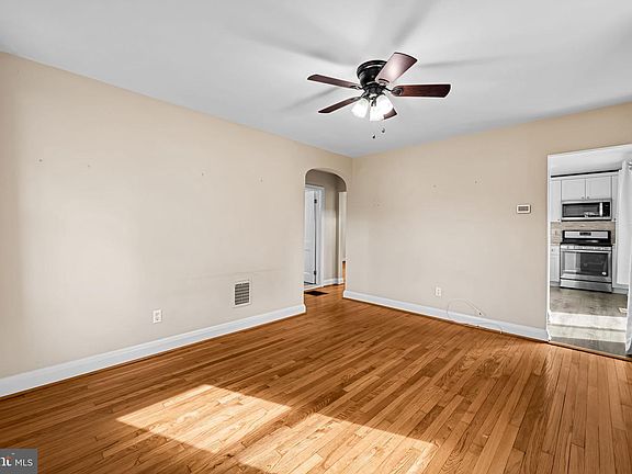 3rd image of 39 Northwood Dr