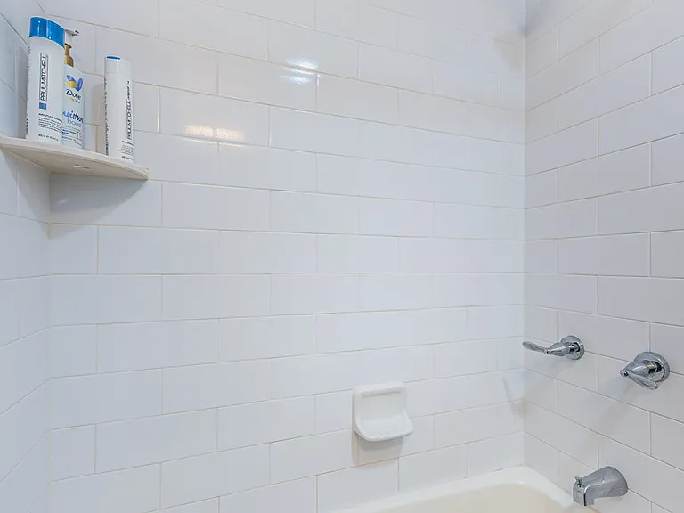 918 Hawkins St — Photo 20