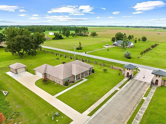 Country setting 5 mins from I59