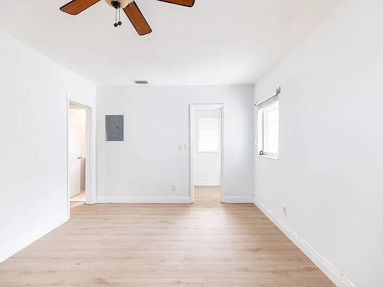 426 NE 7th Ave #2B — Photo 12
