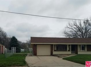 613 S West St, Valley, NE 68064