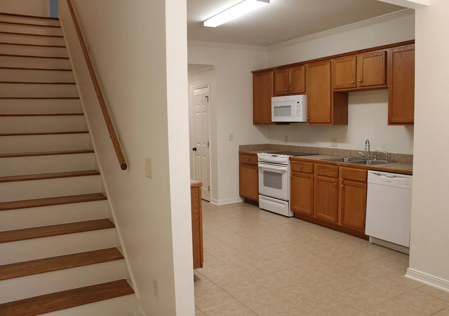 205 North McGuire Ave - 205 A — Photo 3