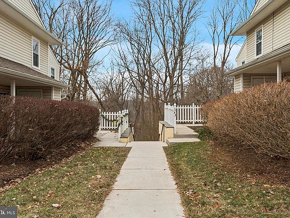 2nd image of 75 Bayberry Ct #75