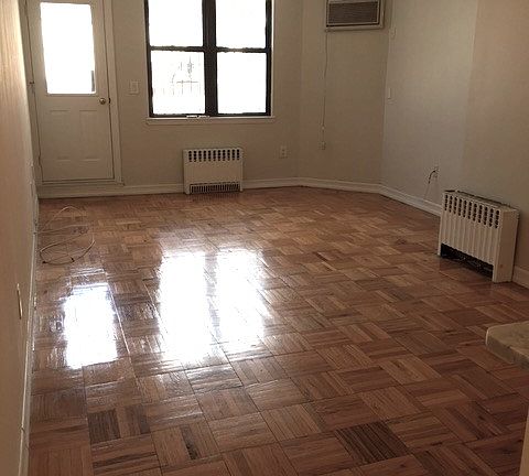 3rd image of 367 W 48th St #Penthouse