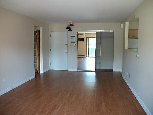 4th image of 2319 E Olive St APT 1F