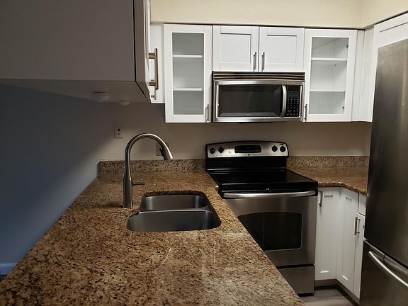 3rd image of 5716 Bratton Dr