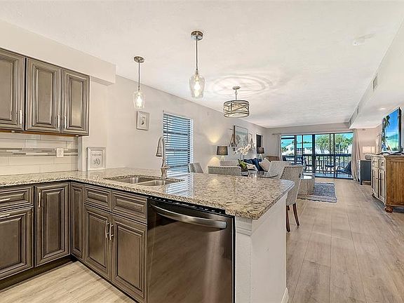 5th image of 1249 Dockside Pl #110