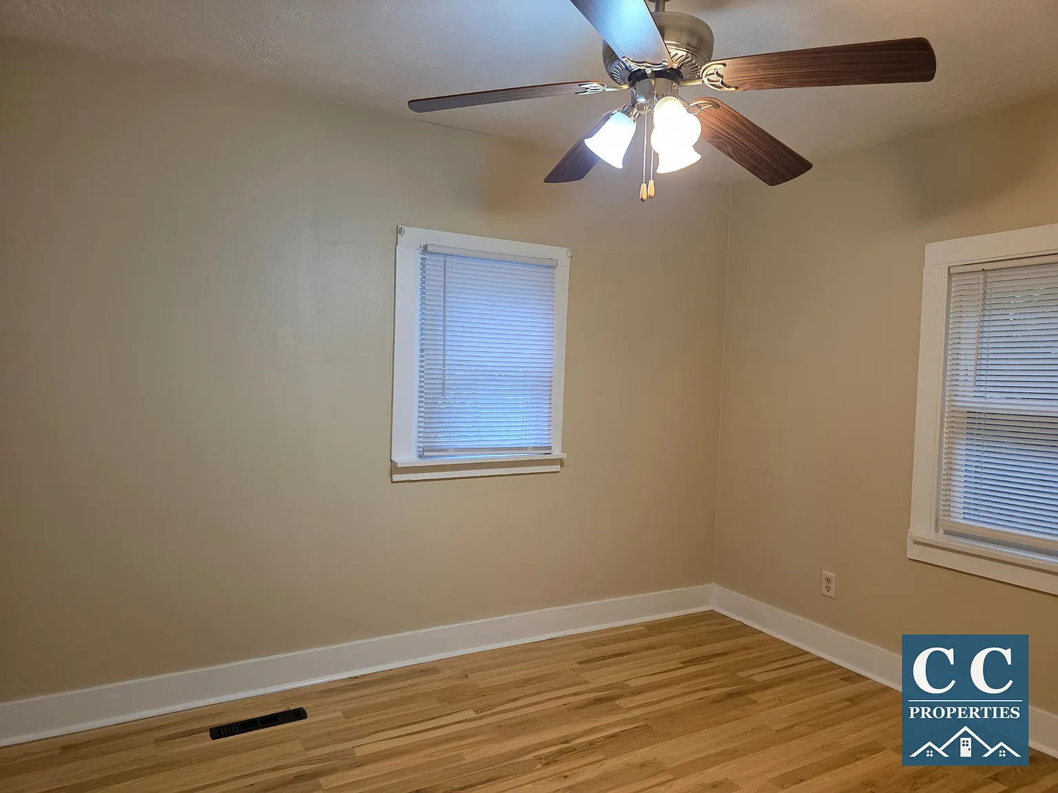 3 bed, 864 sqft, $1,500 — Photo 3
